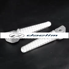 Genuine Rear Passenger Footrest Foot Peg Set Daelim VJ125 SN125 VJF125